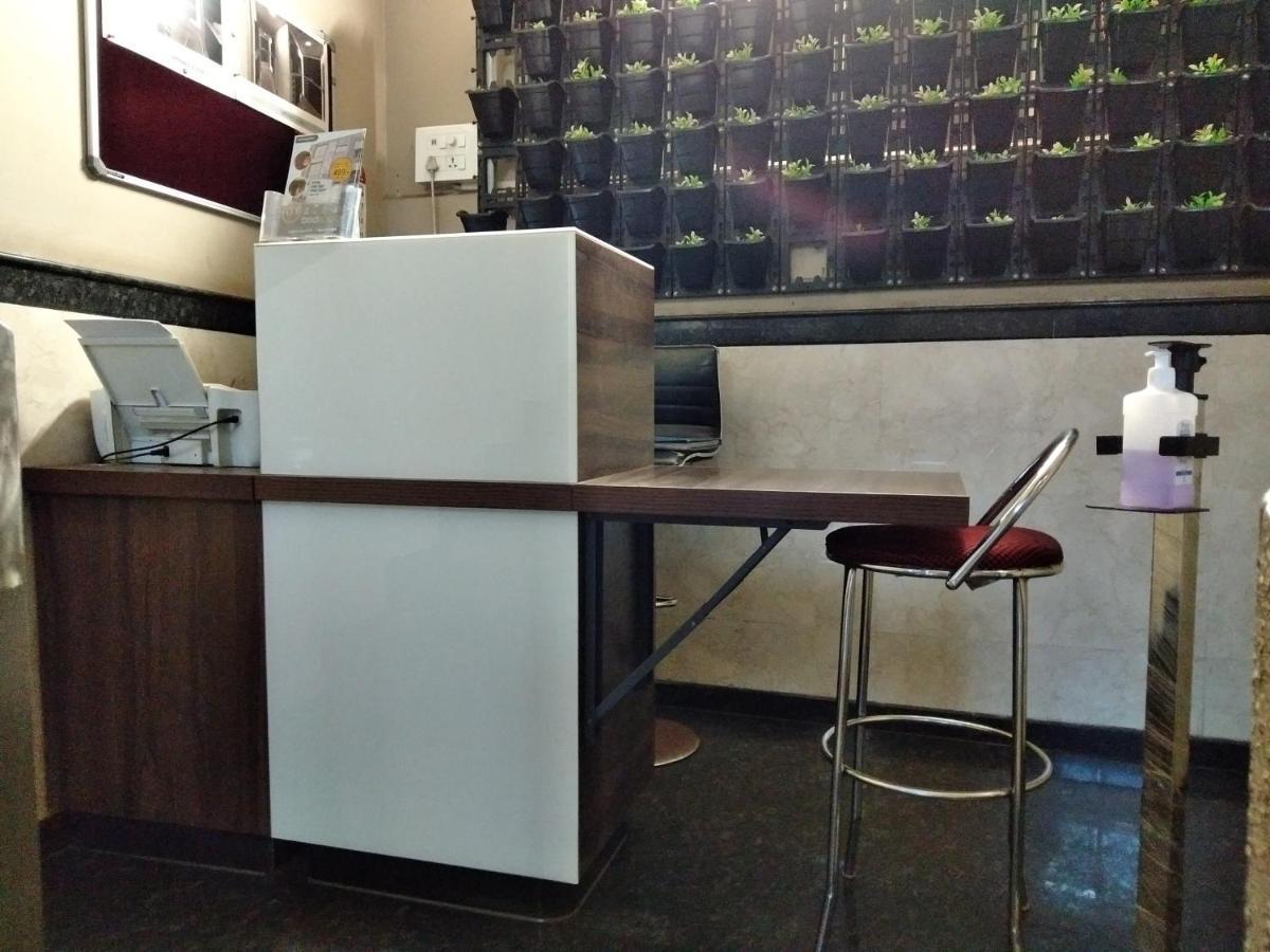 Bedspace- Capsule Ac Hotel มังคาลอร์ ภายนอก รูปภาพ