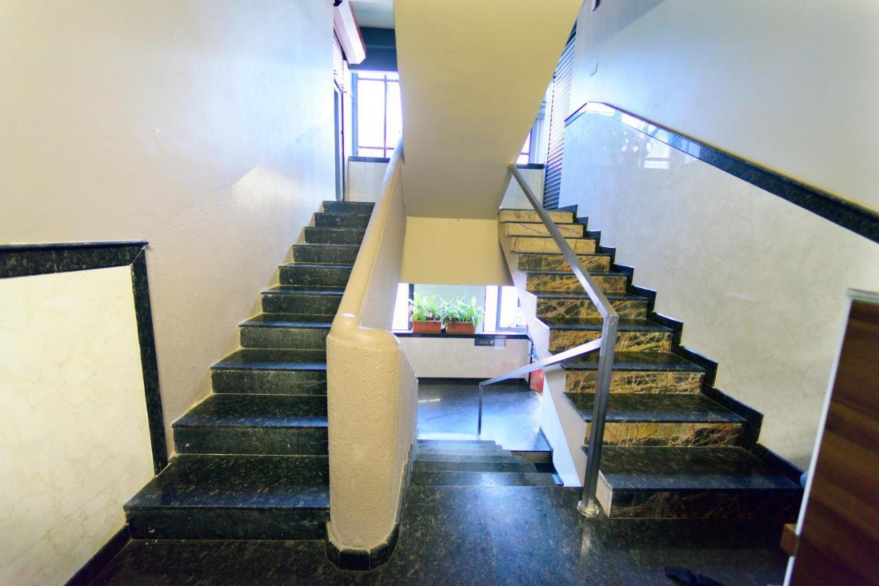 Bedspace- Capsule Ac Hotel มังคาลอร์ ภายนอก รูปภาพ